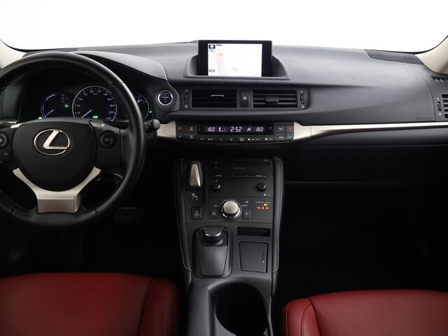 Lexus CT 200h Sport Edition | Dealer onderhouden | Rood Lederen bekleding | Climate Control | Cruise Control | Navigatie | Parkeersensoren Achter |