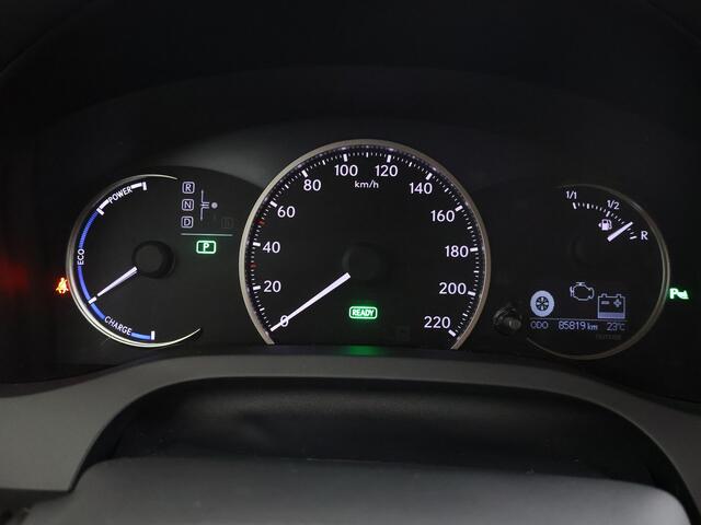 Lexus CT 200h Sport Edition | Dealer onderhouden | Rood Lederen bekleding | Climate Control | Cruise Control | Navigatie | Parkeersensoren Achter |