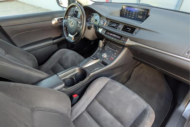 Lexus CT 200h Business Launch Edition Apple Carplay / Android Auto