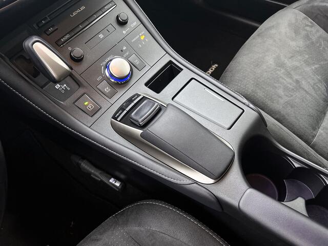 Lexus CT 200h Business Launch Edition | LED-koplampen | Parkeersensoren | Keyless Entry |