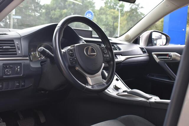 Lexus CT 200h Sport Edition Navigatie | Camera | Keyless | Adaptieve Cruise | 12 mnd BOVAG garantie | Whatsapp 06-53188999
