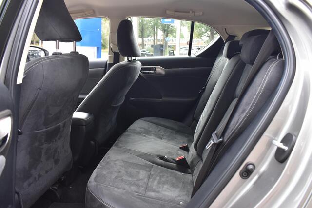 Lexus CT 200h Sport Edition Navigatie | Camera | Keyless | Adaptieve Cruise | 12 mnd BOVAG garantie | Whatsapp 06-53188999