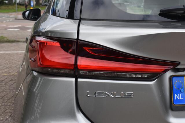 Lexus CT 200h Sport Edition Navigatie | Camera | Keyless | Adaptieve Cruise | 12 mnd BOVAG garantie | Whatsapp 06-53188999