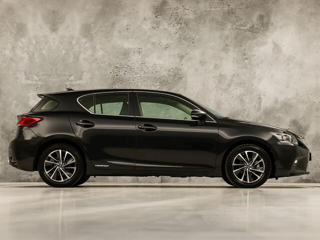Lexus CT 200h Business Launch Edition Automaat (NAVIGATIE, CAMERA, ALCANTARA, SPORTSTOELEN, KEYLESS, ADAPTIVE CRUISE, NIEUWSTAAT)