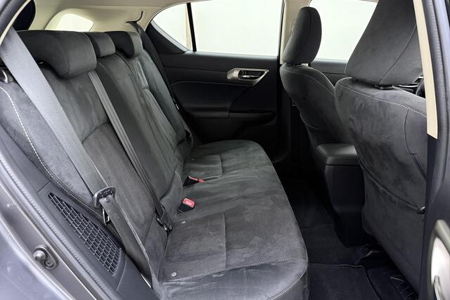 Lexus CT 200h Business Line | Navigatie | Climate Control | Achteruitrijcamera | Parkeersensoren voor & achter