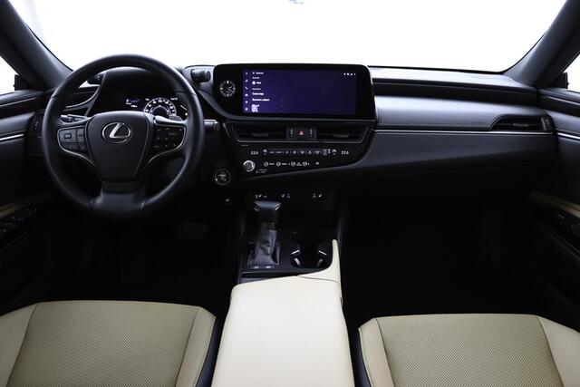 Lexus Es 300h Business Line | 19 Inch Lichtmetalen velgen | Apple Carplay | Stuurwielverwarming