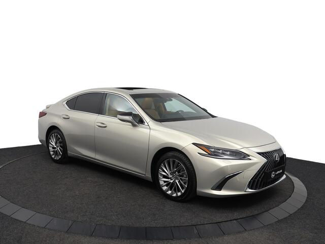 Lexus Es 300h President Line | Nieuw! | Uit voorraad leverbaar! | Mark Levinson | Hyper Chroom velgen | Rondomzichtcamera