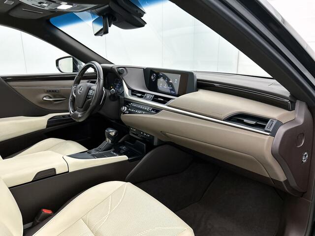Lexus Es 300h Luxury Line | Stoelverwarming en -ventilatie | Leer | LED koplampen | Adaptive Cruise |