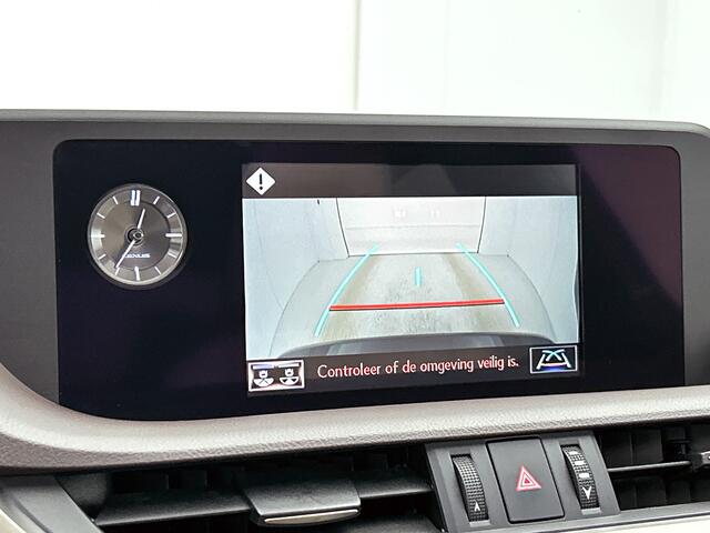 Lexus Es 300h Luxury Line | Stoelverwarming en -ventilatie | Leer | LED koplampen | Adaptive Cruise |