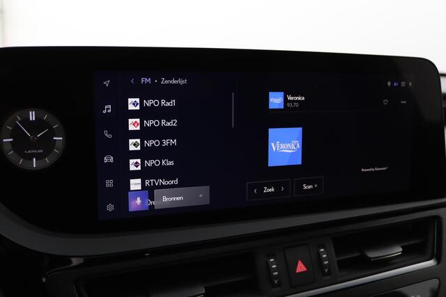 Lexus Es 300h Business Line | Apple Carplay & Android Auto | 18 Inch Lichtmetalen velgen | Stoel & Stuurwielverwarming