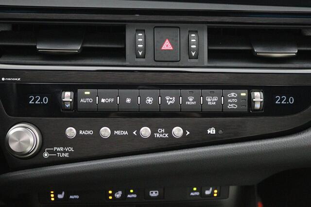 Lexus Es 300h F Sport Line | Mark Levinson | Adaptive Variable Suspension | Blade Scan Koplampen | Head-Up Display