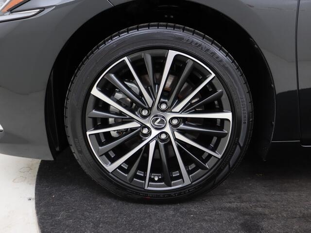 Lexus Es 300h 35th Edition | Lederen Bekleding | Sunroof | Apple Carplay & Android Auto |