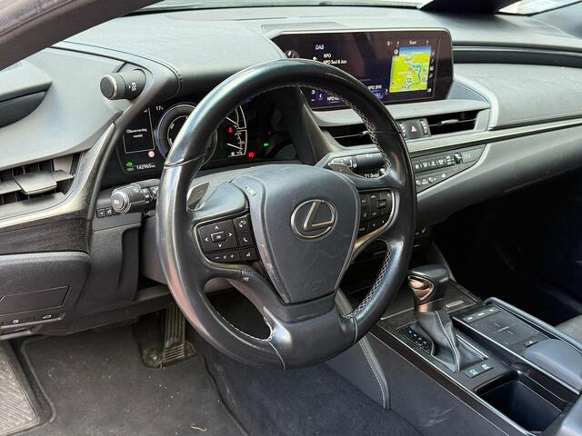 Lexus Es 300h Business Line Netjes Dakraam Onderhouden
