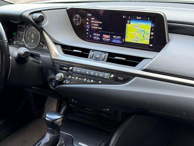 Lexus Es 300h Business Line Netjes Dakraam Onderhouden
