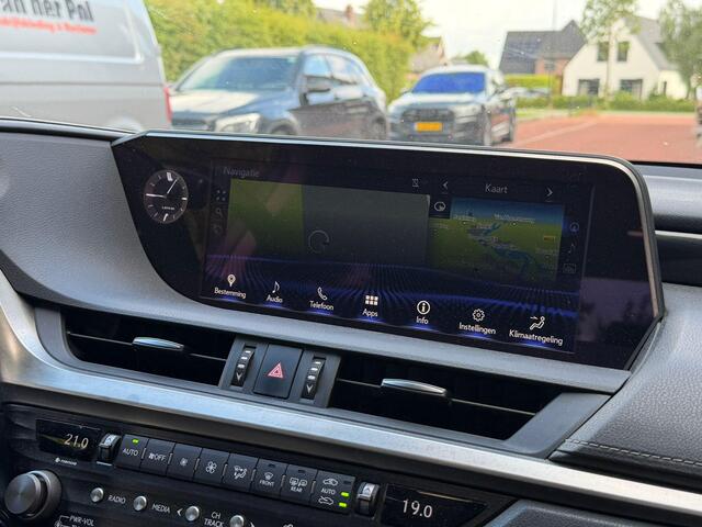 Lexus Es 300h Business Line Netjes Dakraam Onderhouden