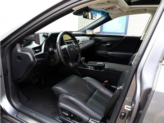 Lexus Es 300h President Line | Mark Levinson | Camerabeeld Buitenspiegels