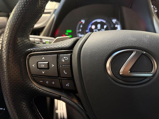 Lexus Es 300h F Sport Premium | Mark-Levinson | Carplay | Sunroof |