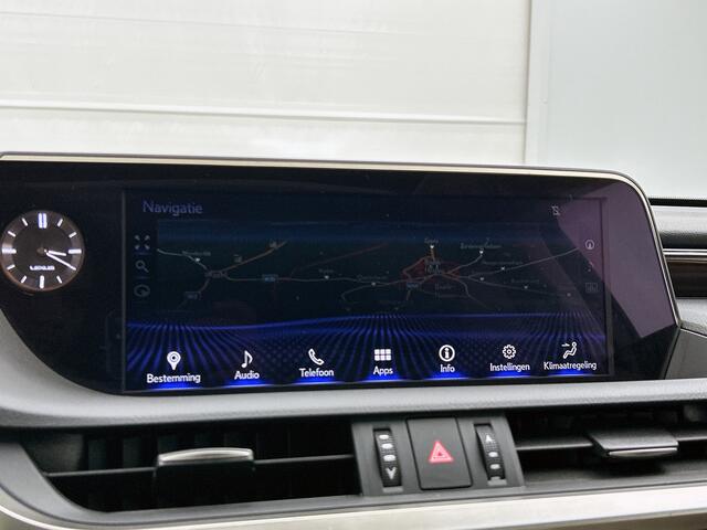 Lexus Es 300h Executive Line | Schuif/Kantel Dak | Blind Spot m Stoel+stuurverwarming | Stoelventilatie | Premium Navigatiesysteem | Memory Seats |