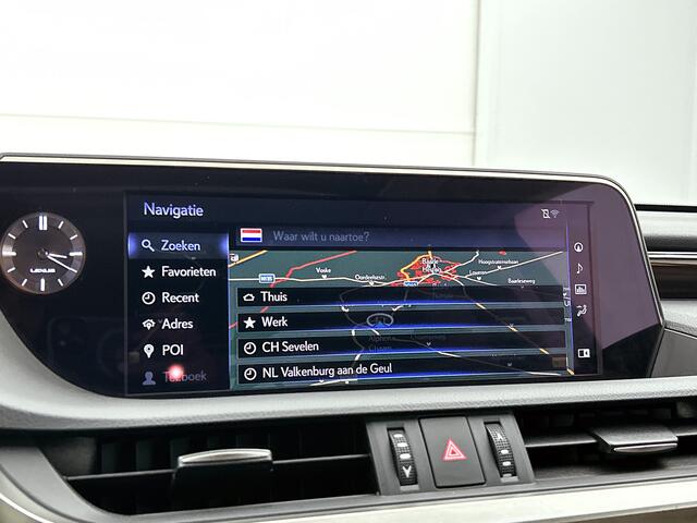 Lexus Es 300h Executive Line | Schuif/Kantel Dak | Blind Spot m Stoel+stuurverwarming | Stoelventilatie | Premium Navigatiesysteem | Memory Seats |