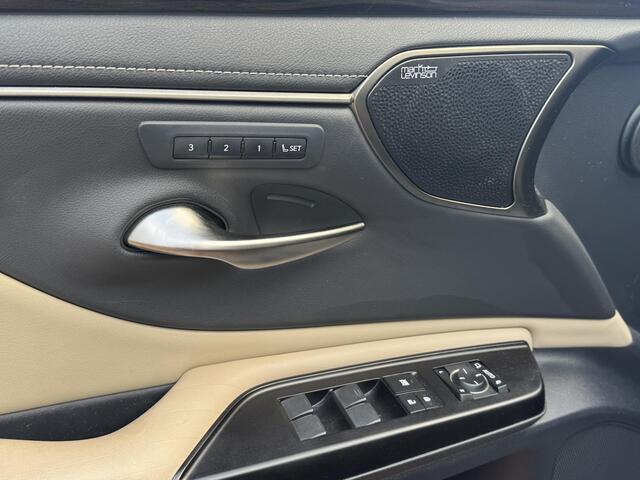 Lexus Es 300h President Line Full Option Dealer Onderhouden