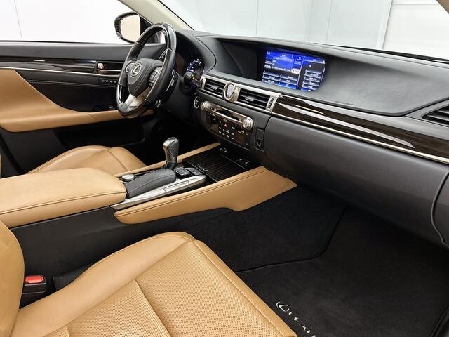 Lexus GS 300h President Line | Mark Levinson Premium | Schuif/Kanteldak | Memory Seats | Bruin Leder | Stuur+Stoelverwarming | Stoelventilatie | Head-Up Display | Blind Spot Monitor | Navigatie | Climate Control | Cruise