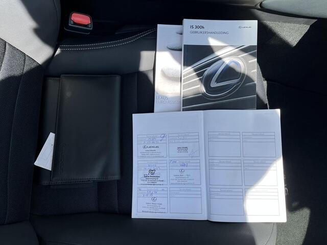 Lexus IS 300h Hybrid Business Line Pro | Navigatie |