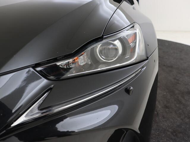 Lexus IS 300h Hybrid Business Line | Navigatie | Dual Climatecontrol | Parkeercamera |