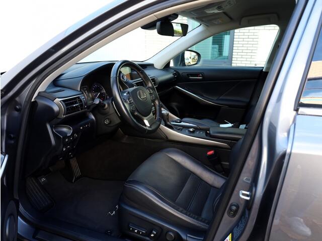 Lexus IS 300h Hybrid Luxury Line | Mark Levinson | Stoelventilatie | LED