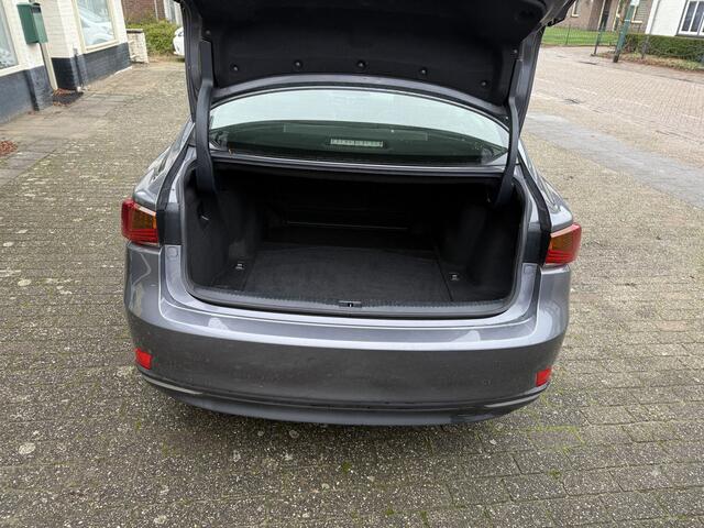 Lexus IS 300h Hybrid Business Line Navigatiesysteem, Keyless starten