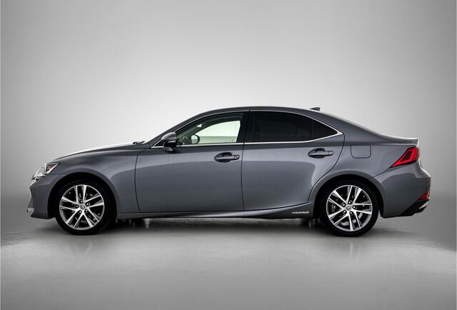 Lexus IS 300h First Edition | Elektrisch Verstelbare Stoelen | Cruise Control Adaptief | Parkeersensoren |