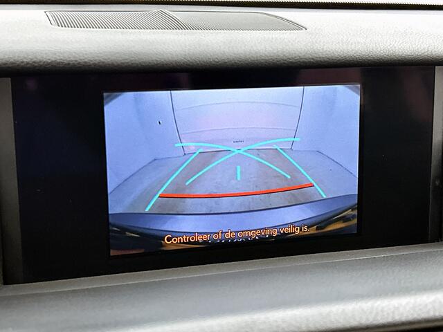 Lexus IS 300h Hybrid Business Line | Afneembare Trekhaak | Parkeersensoren | Stoelverwarming |