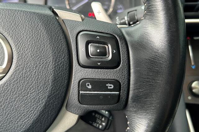 Lexus IS 300h Hybrid Sport Edition SUNROOF LEER 18"