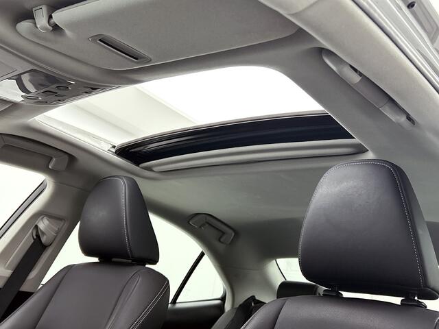 Lexus IS 300h Hybrid Business Line Pro | Schuifdak | Stoelverwarming | Parkeersensoren |
