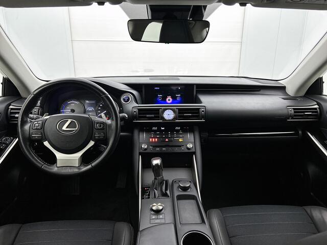 Lexus IS 300h Hybrid | Navigatie | PDC | Halfleder | Dealer onderhouden |