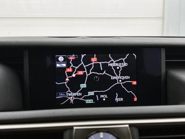 Lexus IS 300h Hybrid Business Line | Safety-Pack | Cruise Control Adaptive | Navigatie | Stoelverwarming | Parkeersensoren achter | Achteruitrijcamera | 16" Velgen