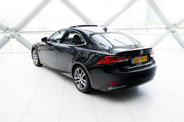 Lexus IS 300h Hybrid Business Line Limited | Schuifdak | Navigatie | Stoelverwarming |