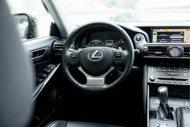 Lexus IS 300h Hybrid Business Line Limited | Schuifdak | Navigatie | Stoelverwarming |