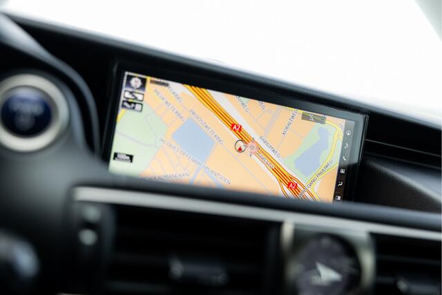 Lexus IS 300h Hybrid Business Line Limited | Schuifdak | Navigatie | Stoelverwarming |