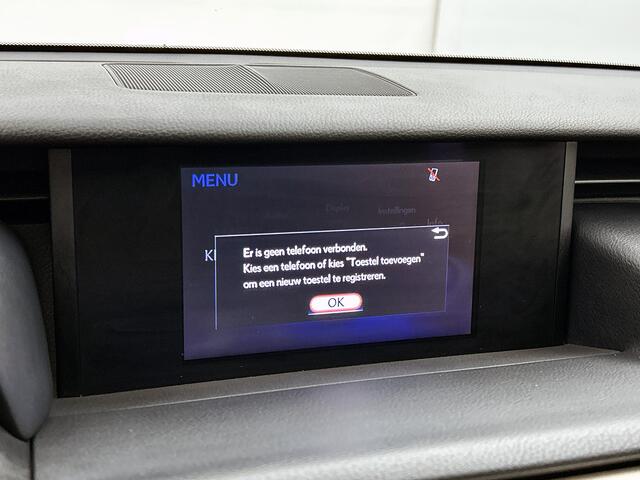 Lexus IS 300h Business Line | Safety Pack | Adaptive Cruise Control | Lane Assist | Stoelverwarming | Parkeersensoren voor+achter | Lederen bekleding | Navigatie | achteruitrijcamera |