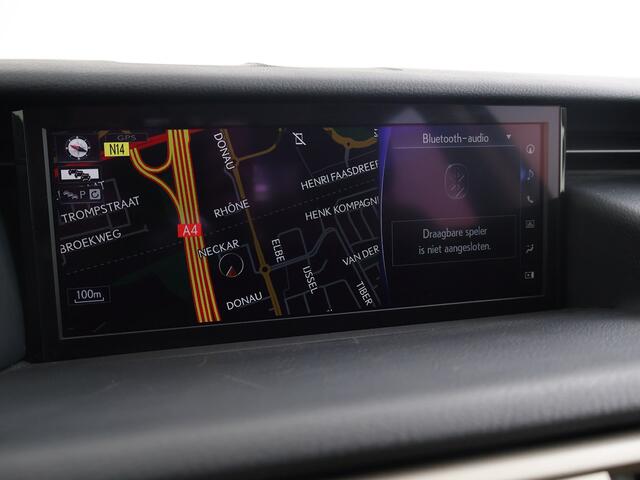 Lexus IS 300h Luxury Line | Schuif/Kantel Dak | Lederen bekleding | Stoelverwarming | Elektrisch verstelbare voorstoelen | Navigatie | Cruise Control Adaptive | Achteruitrijcamera | Climate Control |