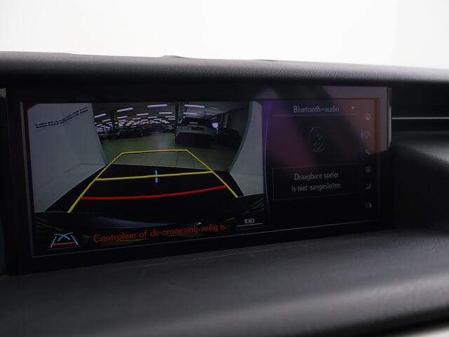 Lexus IS 300h Luxury Line | Schuif/Kantel Dak | Lederen bekleding | Stoelverwarming | Elektrisch verstelbare voorstoelen | Navigatie | Cruise Control Adaptive | Achteruitrijcamera | Climate Control |