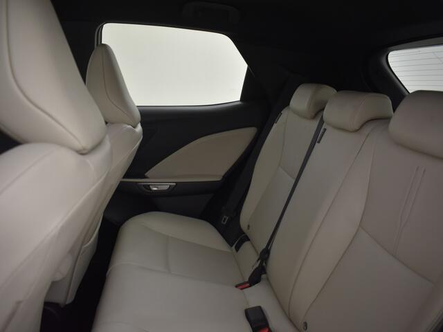 Lexus LBX Elegant | Leder interieur | Electr. Achterklep | Parkeersensoren