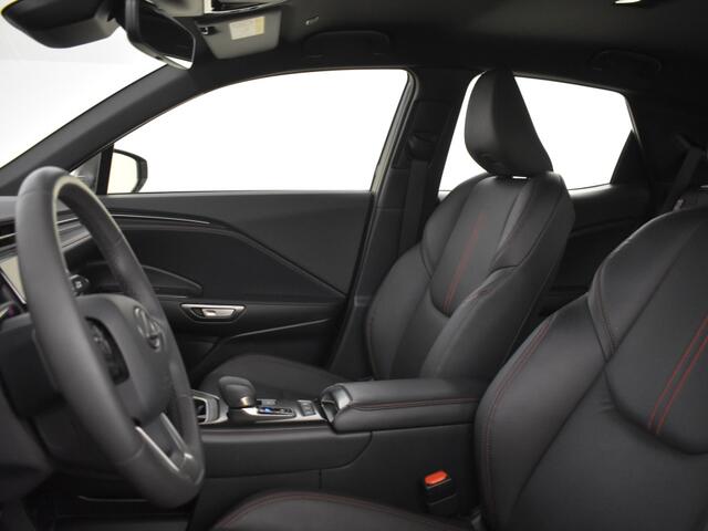 Lexus LBX Elegant | Leder interieur | Electr. Achterklep | Parkeersensoren