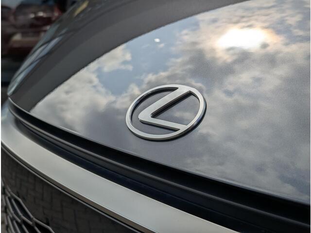 Lexus LBX 2WD | BSM | ACC | PDC V+A | Stoel- stuurverwarming | Camera | Apple Carplay/Android Auto | Qi-lader