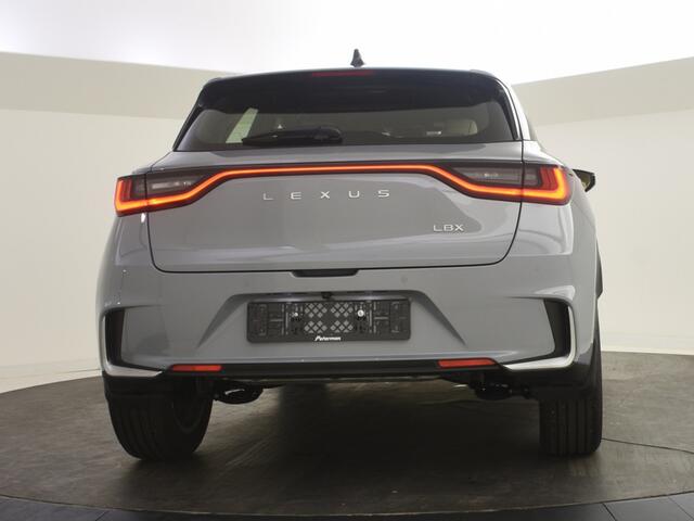 Lexus LBX Elegant | Leder interieur | Electr. Achterklep | Parkeersensoren