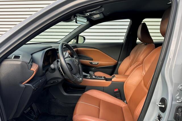 Lexus LBX Relax 2WD Tech Pack / Leder