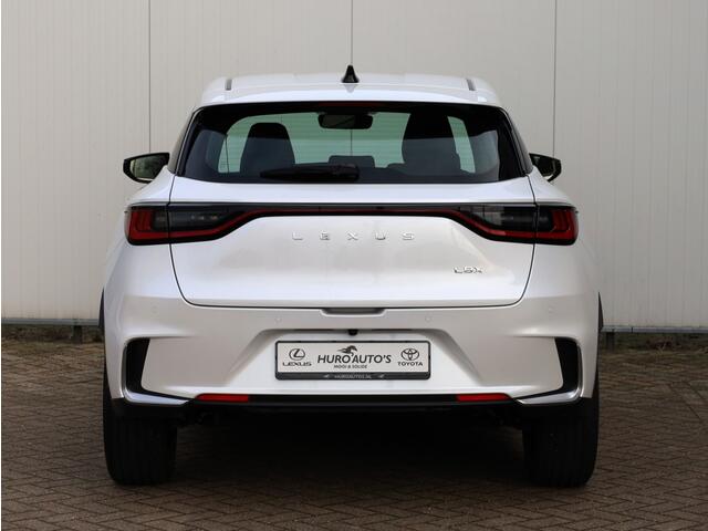 Lexus LBX Relax 2WD | Tech Pack | Memory Seat | El Achterklep