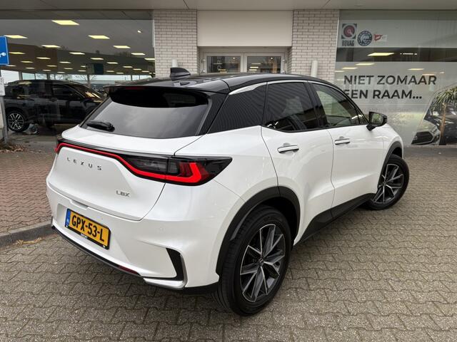 Lexus LBX Emotion 2WD | Sensoren v/a | Leder | Blind Spot | Stoelverwarmin