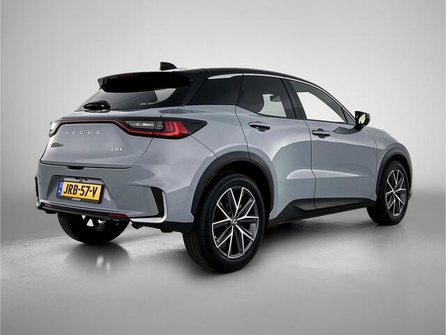 Lexus LBX Emotion 2WD | Advanced Pack |