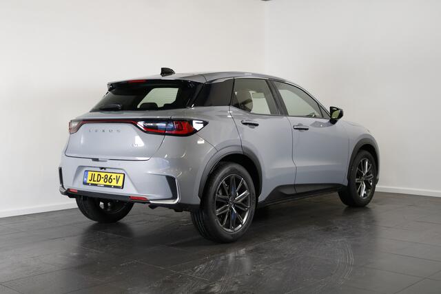 Lexus LBX Elegant 2WD